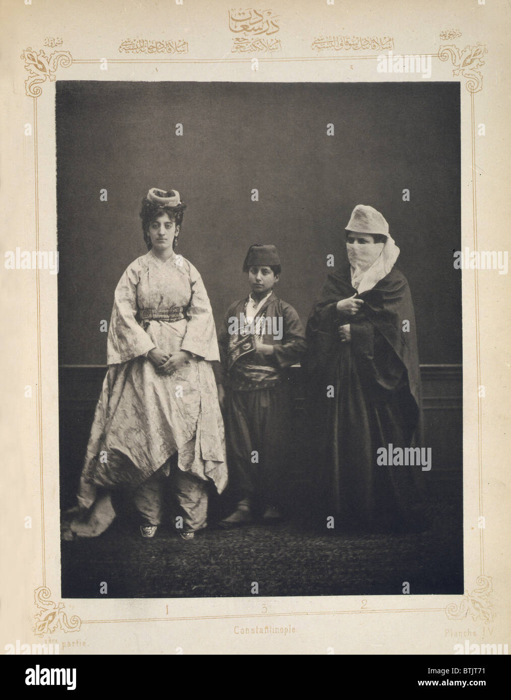 El Imperio Otomano, Retrato de estudio de modelos ropa tradicional de