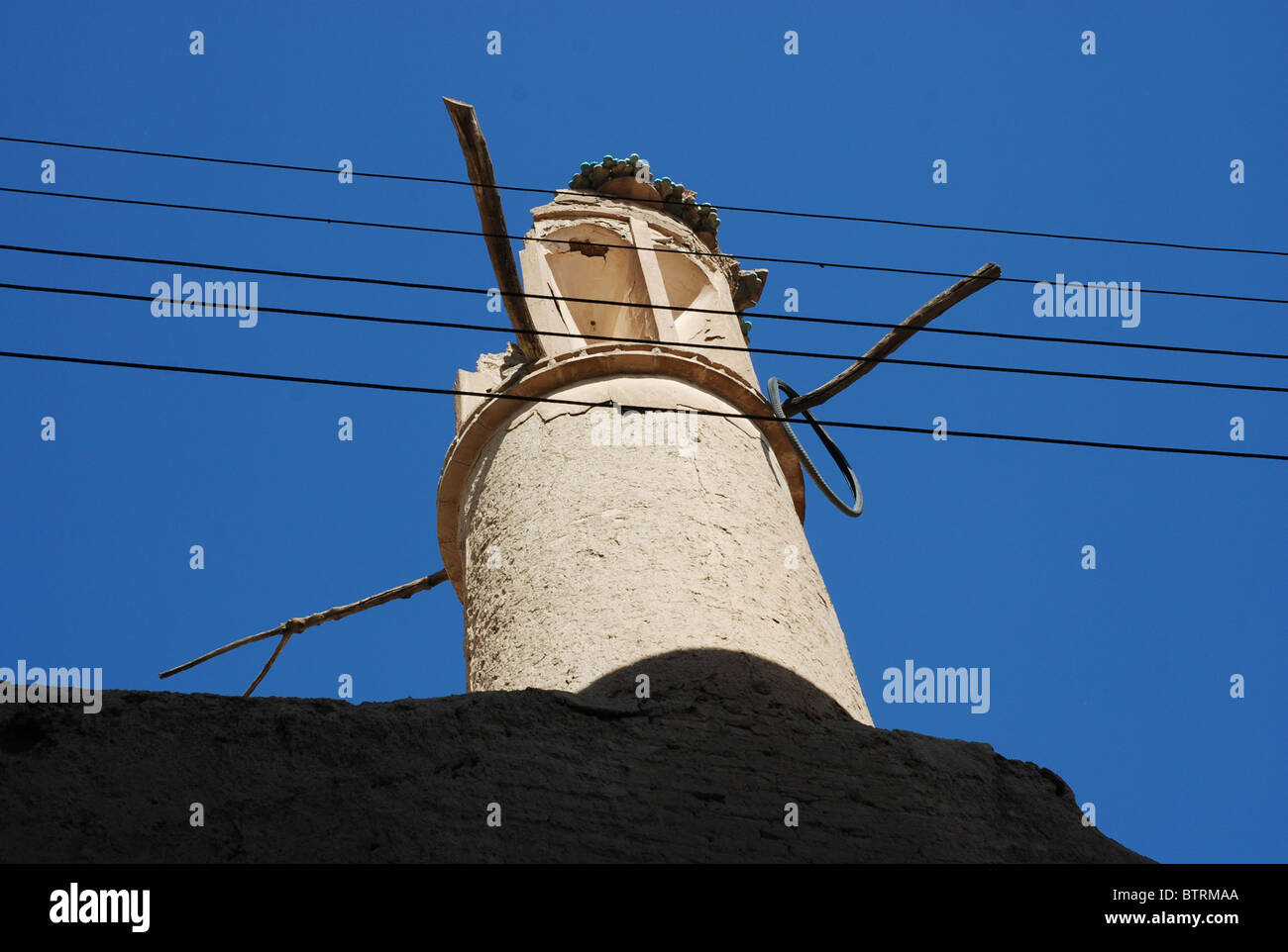 Antiguas torres de viento en fin cerca de Kashan Irán Foto de stock