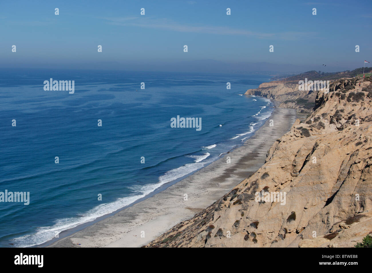 Acantilados sobre el Océano Pacífico en Torrey Pines Gliderport cerca de San Diego, California, Estados Unidos. Foto de stock