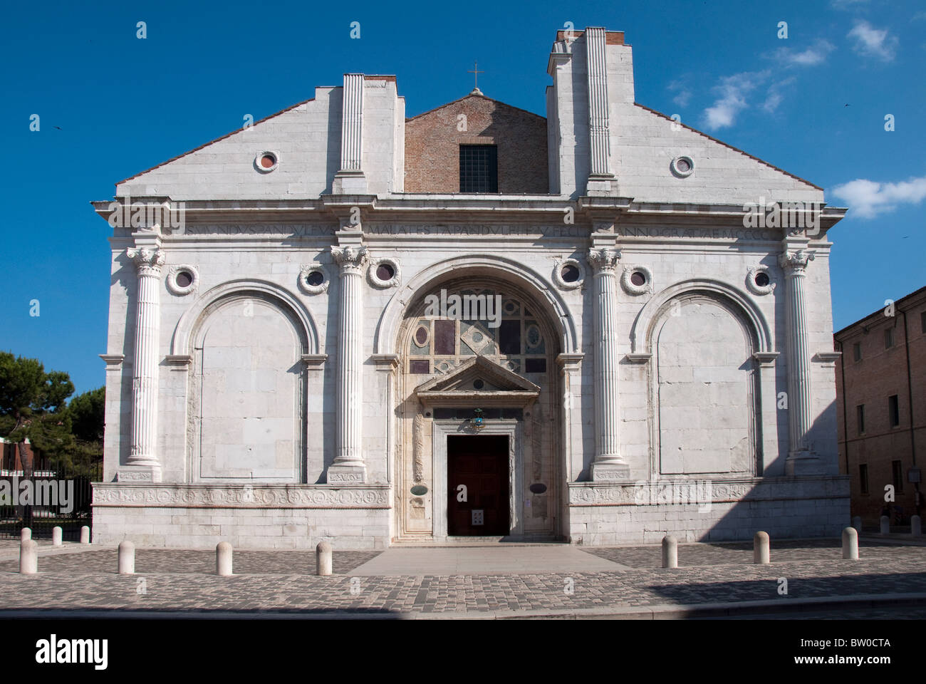 El Tempio Malatestiano, iglesia catedral de Rimini, Italia Foto de stock