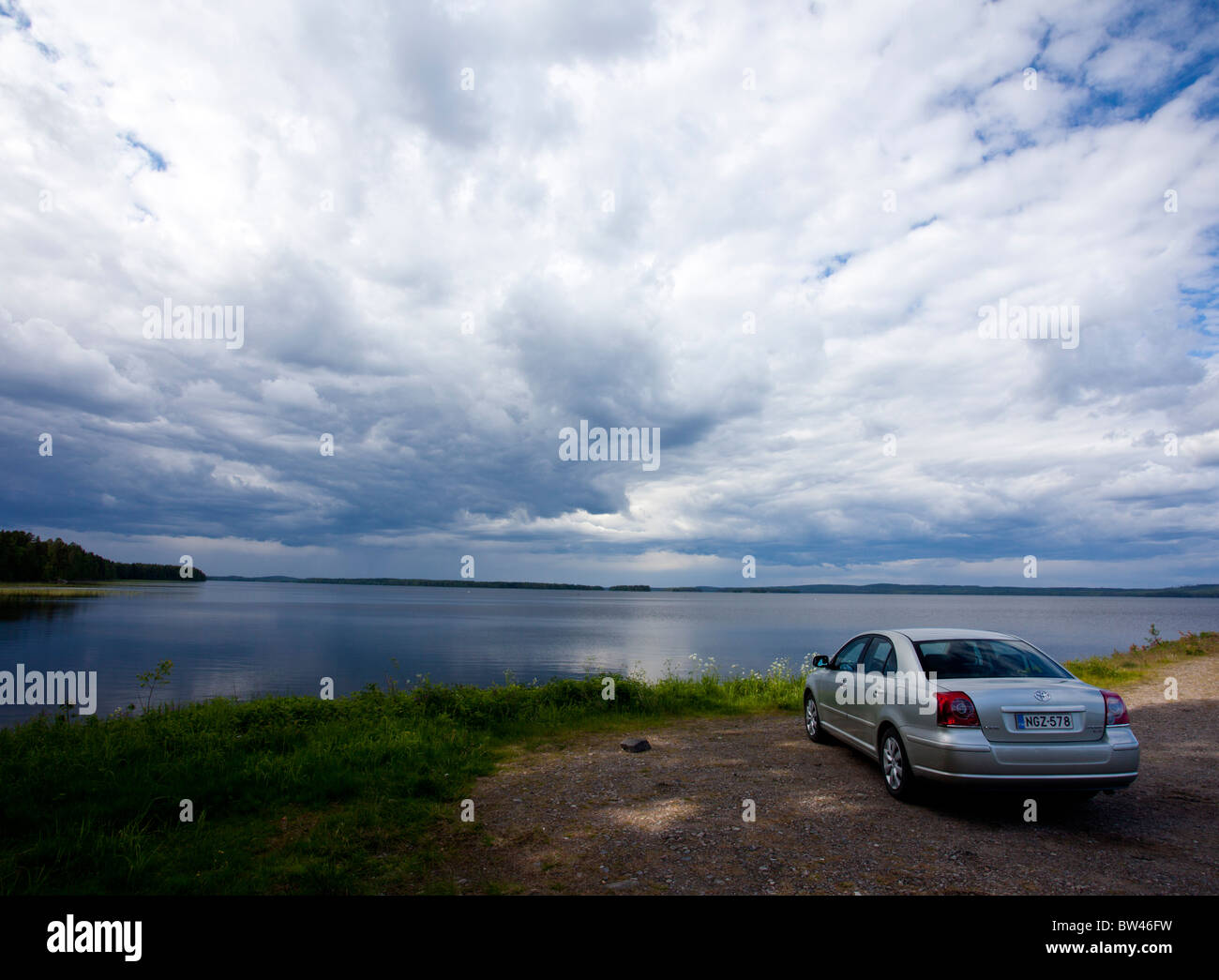 2007 Toyota Avensis 2.2 D4D Modelo diesel aparcado en Lake Shore , Finlandia Foto de stock