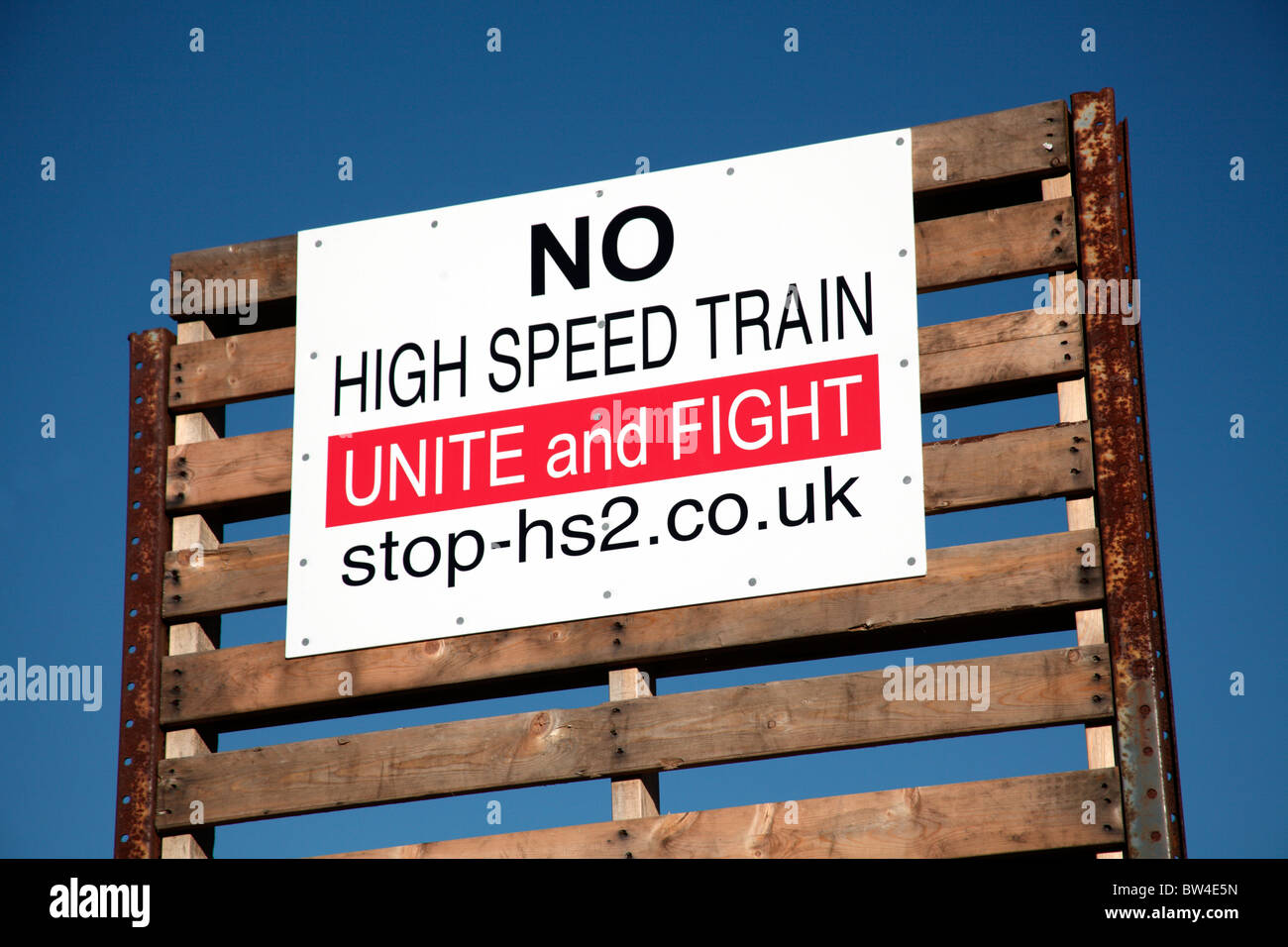 No HS2 línea de tren de alta velocidad signo de protesta Foto de stock
