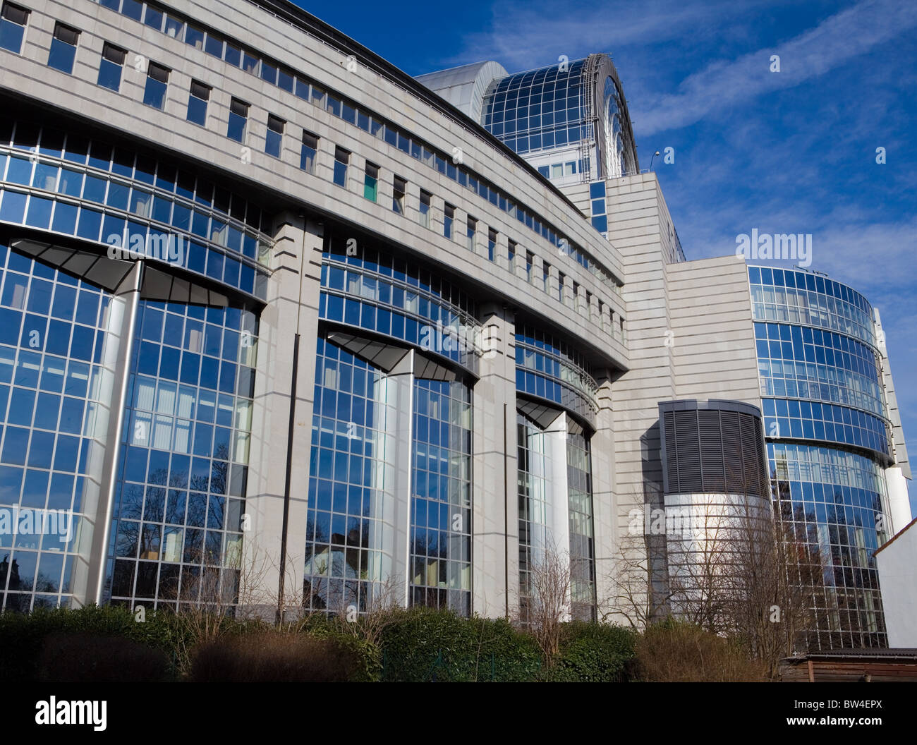 Edificio del Parlamento Europeo en Bruselas, Bélgica Foto de stock