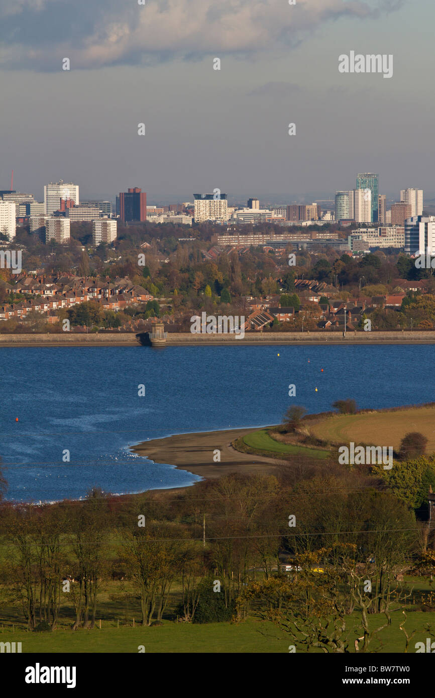 El horizonte de Birmingham, visto desde Frankley, Birmingham, West Midlands, Inglaterra, Reino Unido. Foto de stock