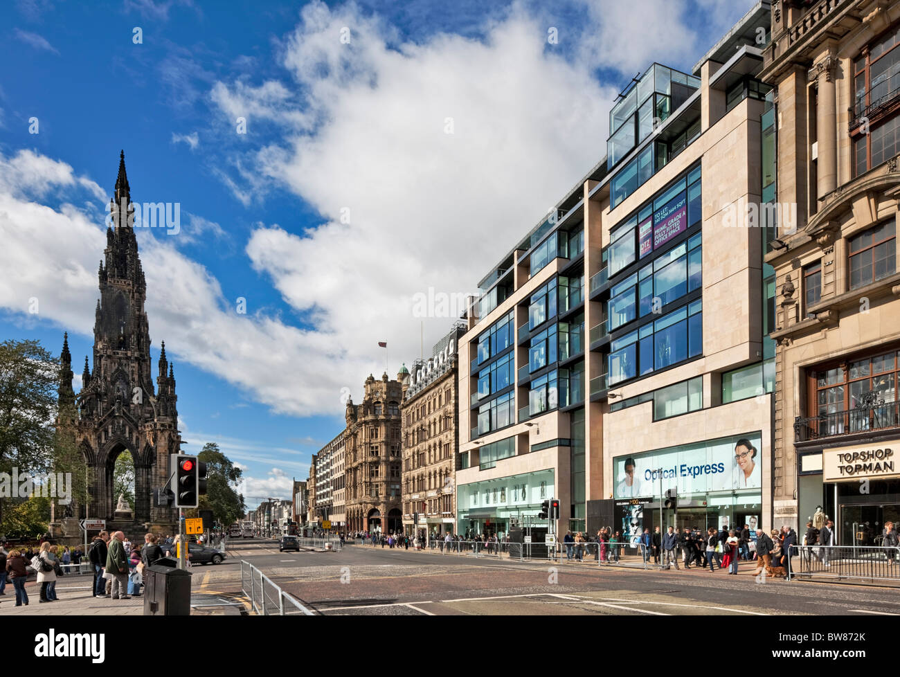 Retail y desarrollo de office en Princes Street, Edimburgo. Foto de stock