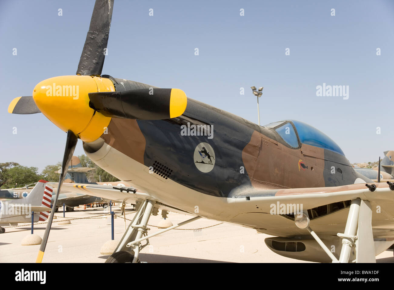 P51-D Mustang usado en la guerra de la independencia en el Museo de la Fuerza Aérea Israelí en Hazerim en las afueras de Beersheva ( Beerseba) Foto de stock