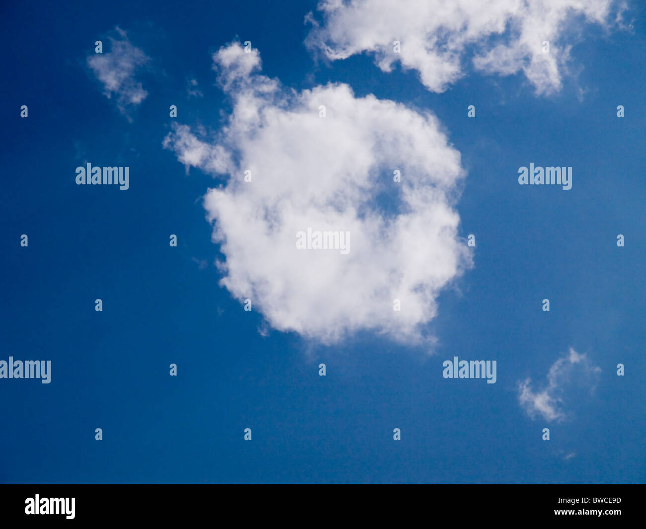 Nube Blanca blue sky Foto de stock