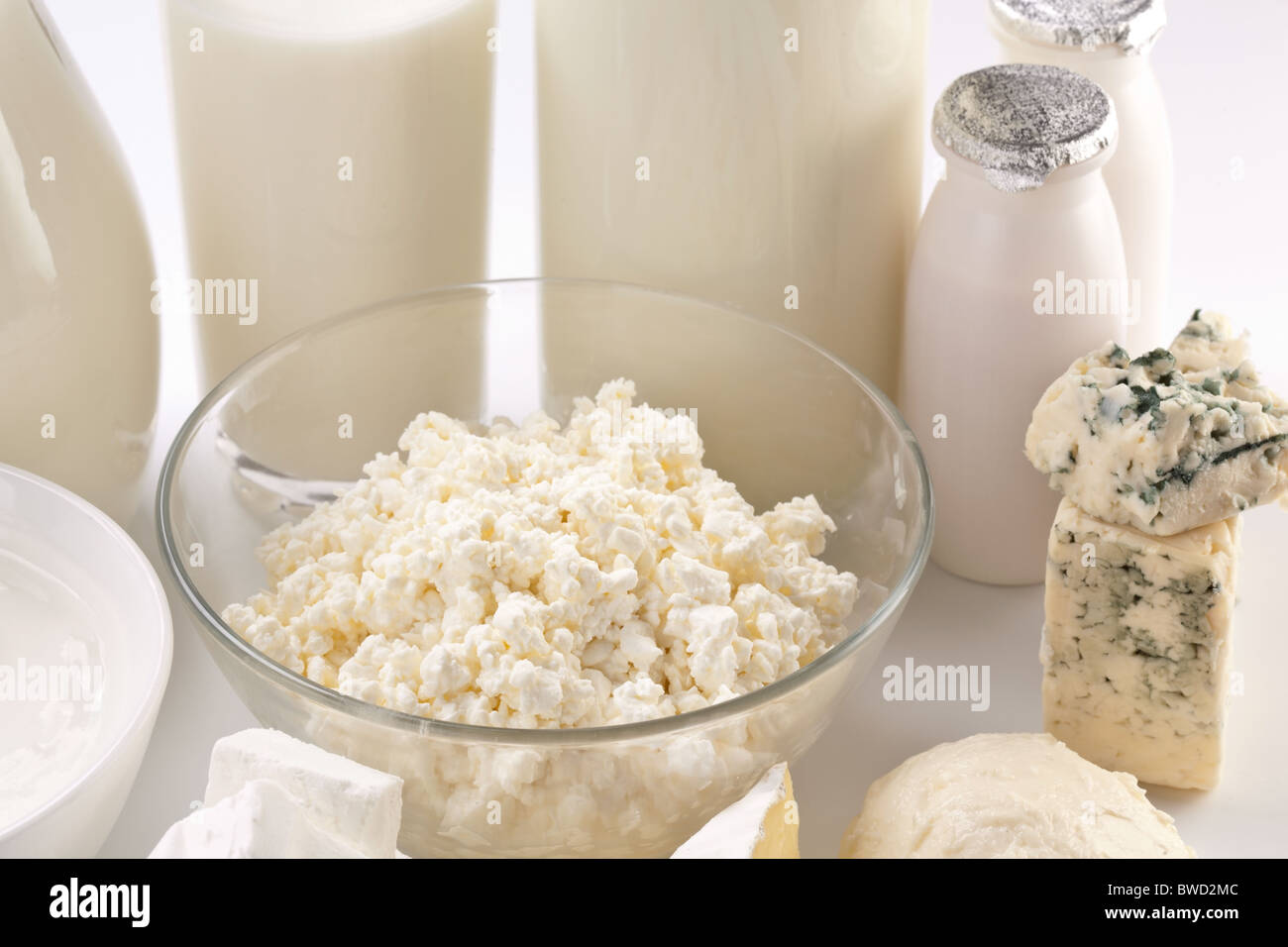 Queso y leche fotografías e imágenes de alta resolución Alamy