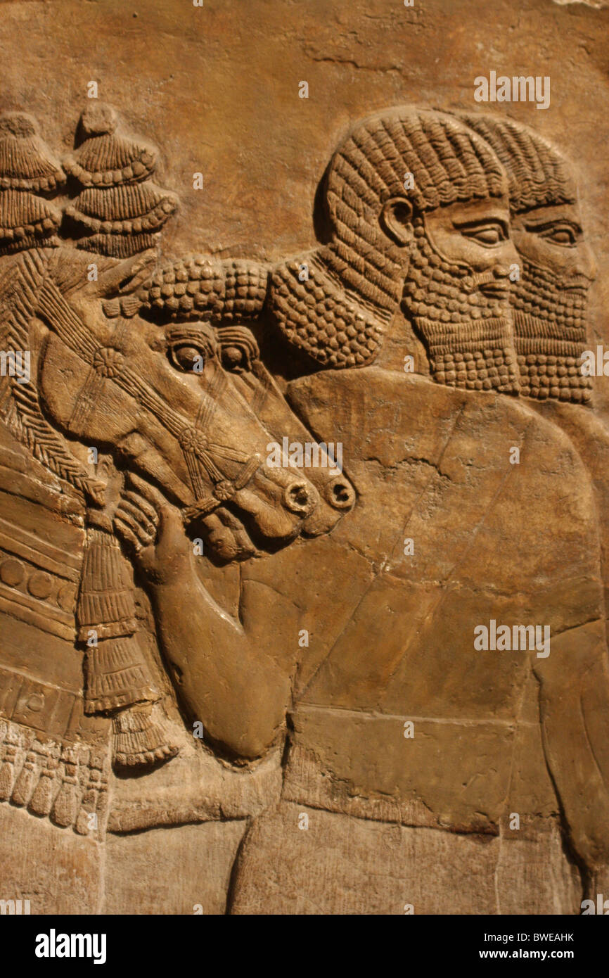Asiria, alrededor de 728 AC. De Nimrud, Palacio Central, reutilizados en Palacio sudoccidental en exhibición en el Museo Británico de Londres. Foto de stock