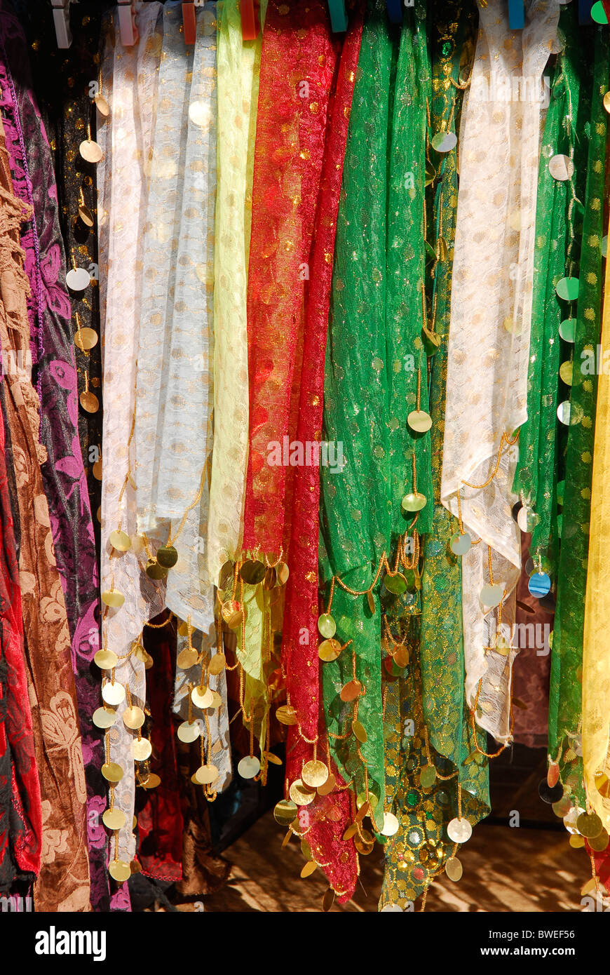 Trajes arabes fotografías e imágenes de alta resolución - Alamy