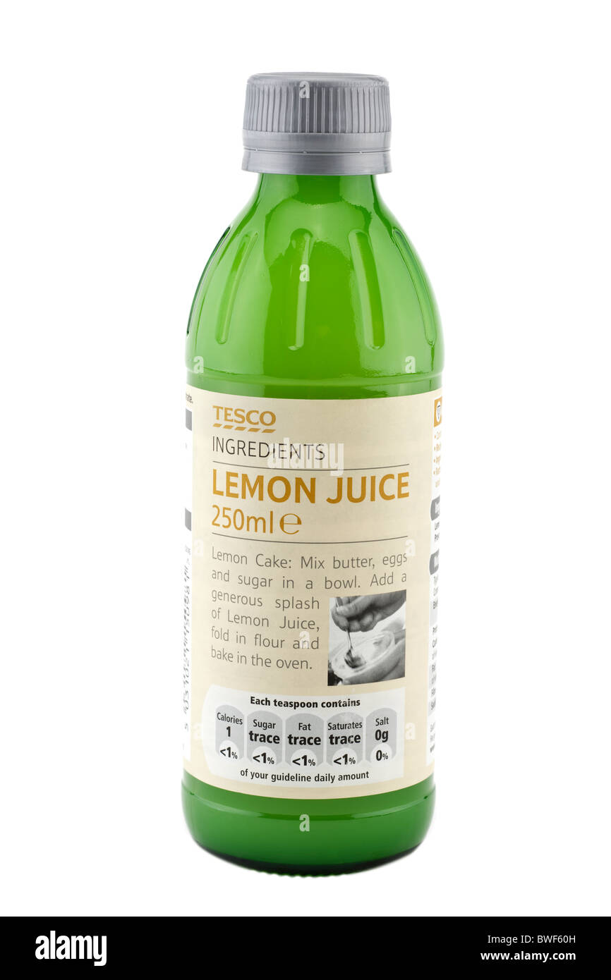 Botella de 250 ml de Tesco, el jugo de limón Foto de stock