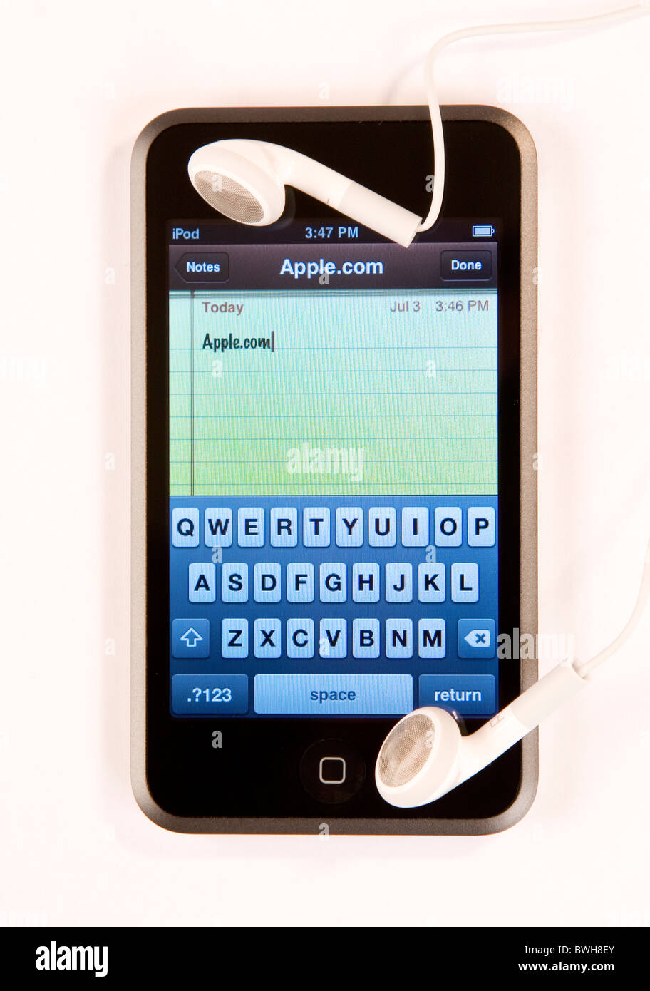 Apple iPod Touch con los auriculares sobre fondo blanco Fotografía de stock  - Alamy