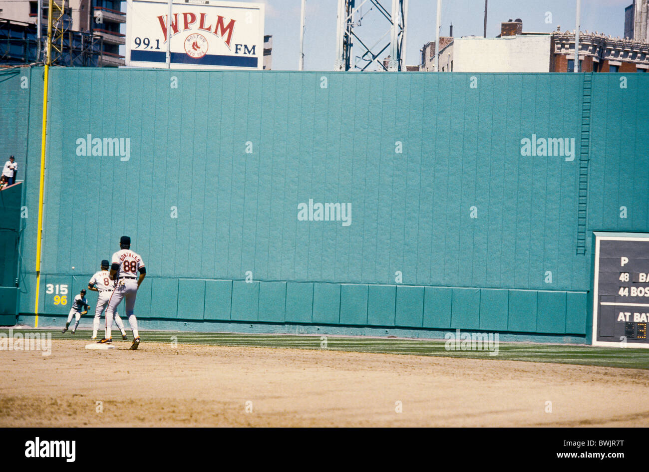 Monstruo verde en el Fenway Park, hogar de los Boston Red Sox de la MLB  Fotografía de stock - Alamy