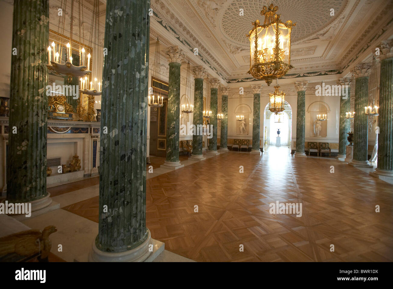 San Petersburgo, Rusia palacio Pavlovsk dentro de la arquitectura