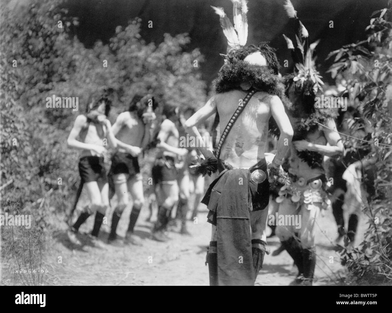 Oración Yebichai hombres Navajos ESTADOS UNIDOS Estados Unidos Estados Unidos América del Norte Estados Unidos de América los indios históricos Foto de stock