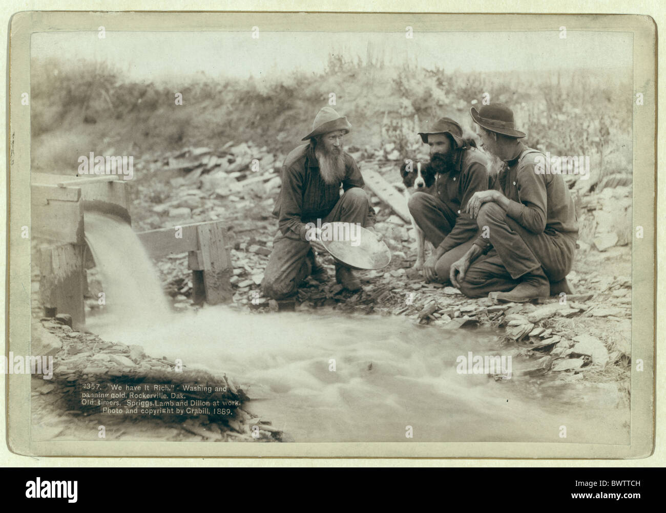 La fiebre del oro de Dakota Rockerville usa el lavado de oro minas de oro gold digger foto panorámica John Grabill ca. 1890 wild Foto de stock