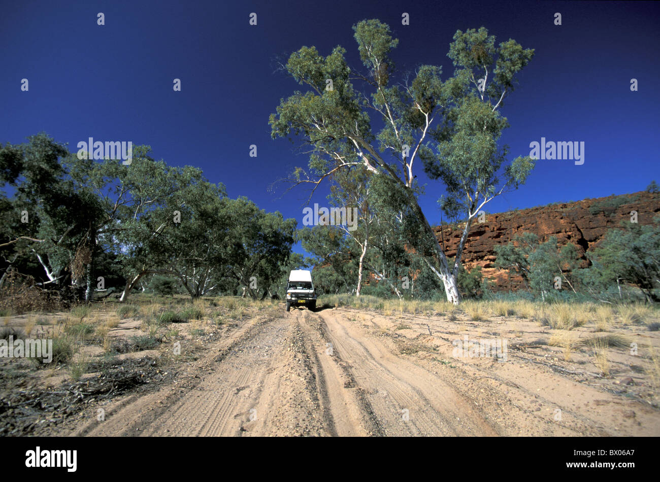 Aventura Australia automobile car cross country vehículo Ellery Creek expedición Finke Gorge National Park Foto de stock