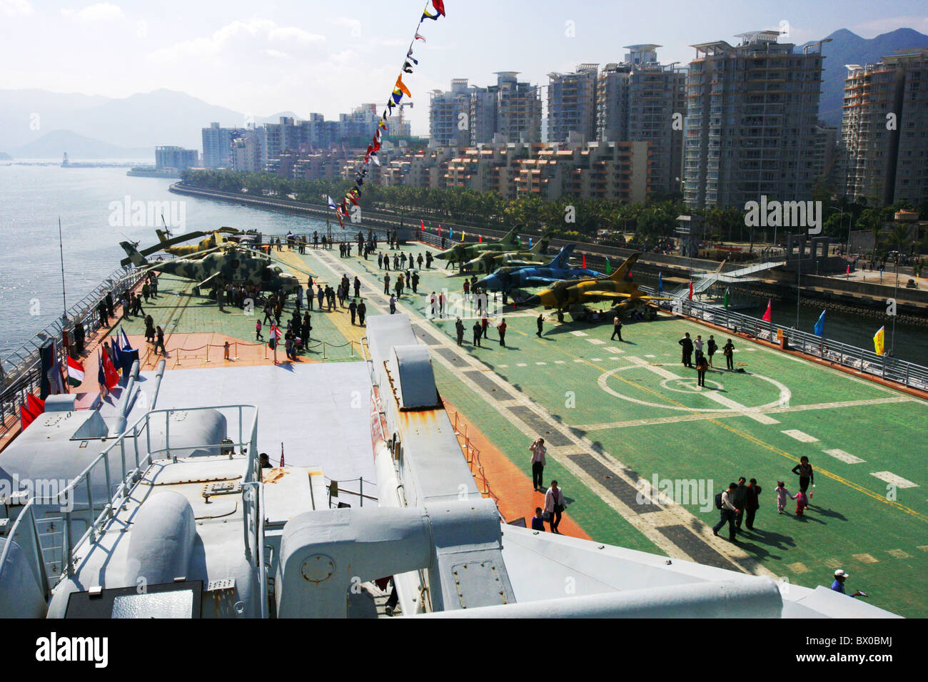 Cubierta de vuelo del portaaviones, Citic Mundo Minsk, Shenzhen, Provincia de Guangdong, China Foto de stock