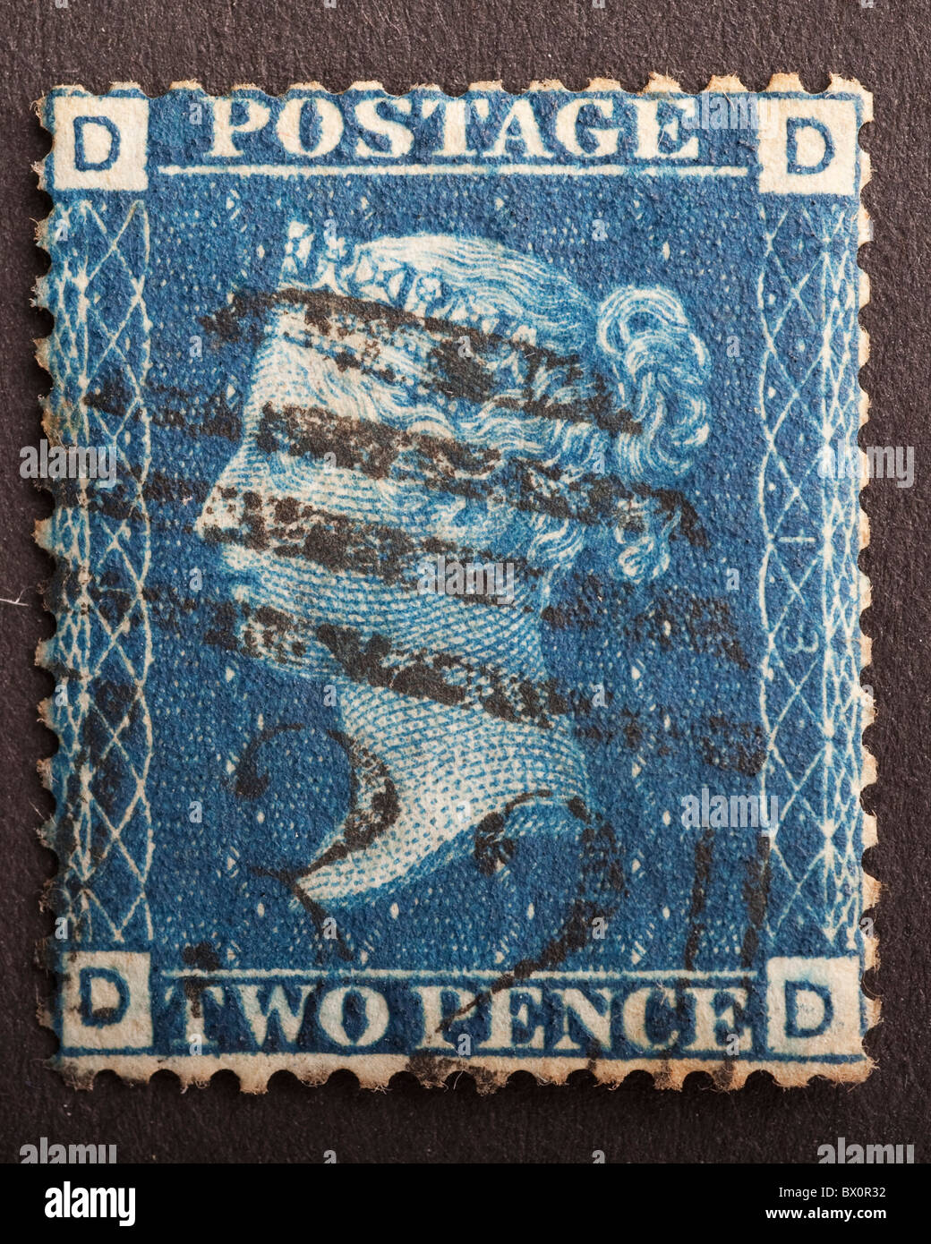 Sello británico, dos peniques azul, Esquina letras D, D Foto de stock