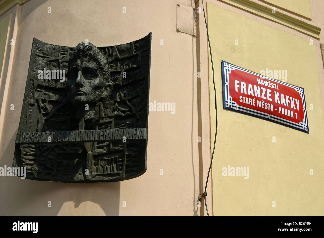 Placa de Franz Kafka en Praga, República Checa Foto de stock