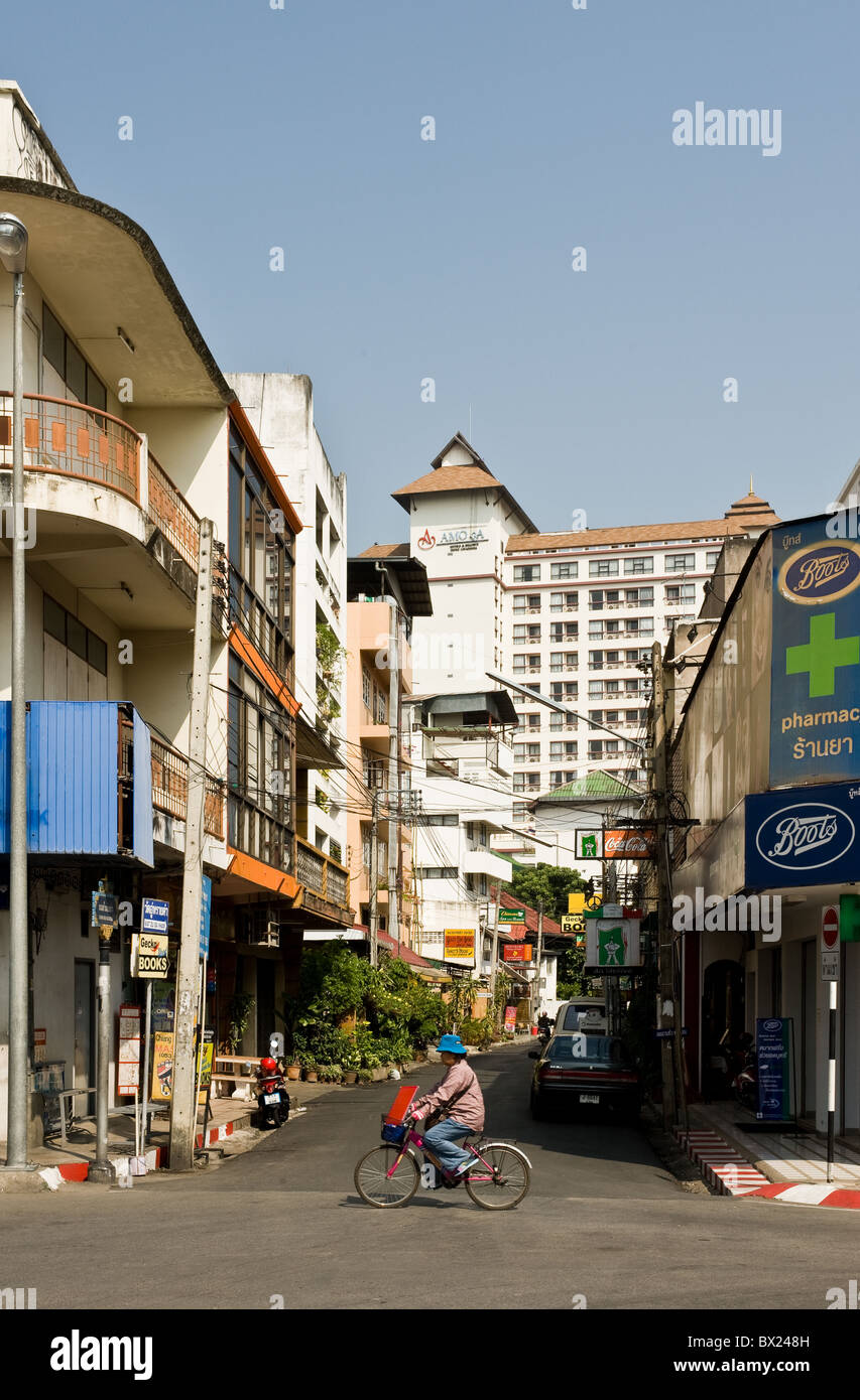 Tailandia - Una escena callejera en Chiang Mai, en Tailandia, el Sudeste de Asia. Foto de stock