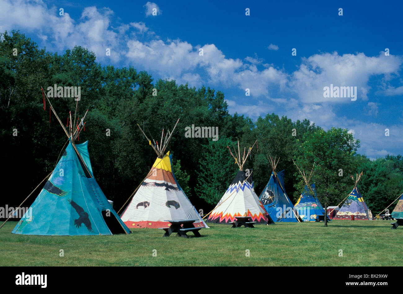 Tepee Tent Camp camp carpas de indios nativos americanos Pow Wow fort Snelling State Park de Minneapolis, Minnesota, Estados Unidos Estados Unidos Foto de stock