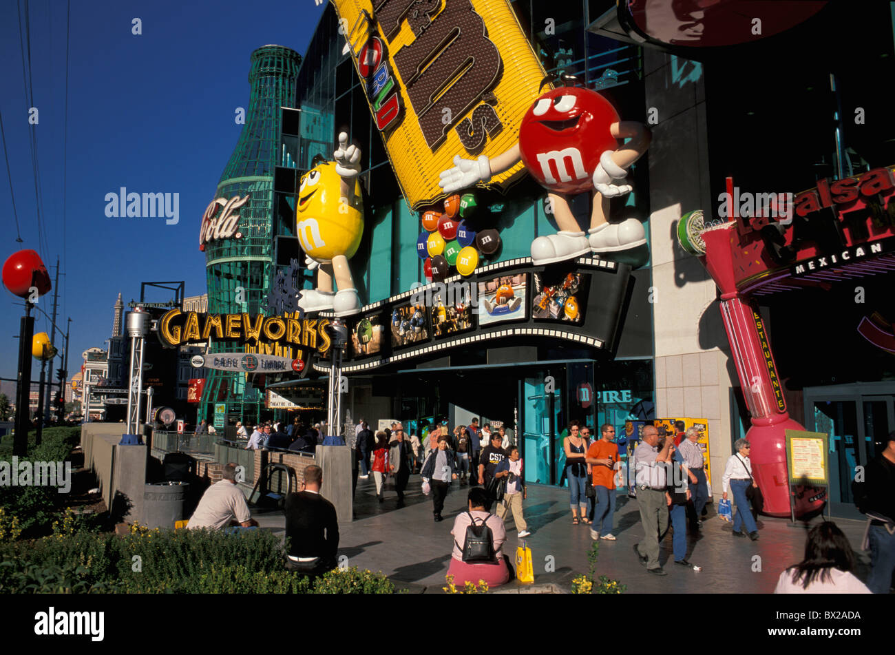 Escaparate comercial gente Tira milla comercial las empresas de publicidad Las Vegas Nevada EE.UU Naciones Sta. Foto de stock