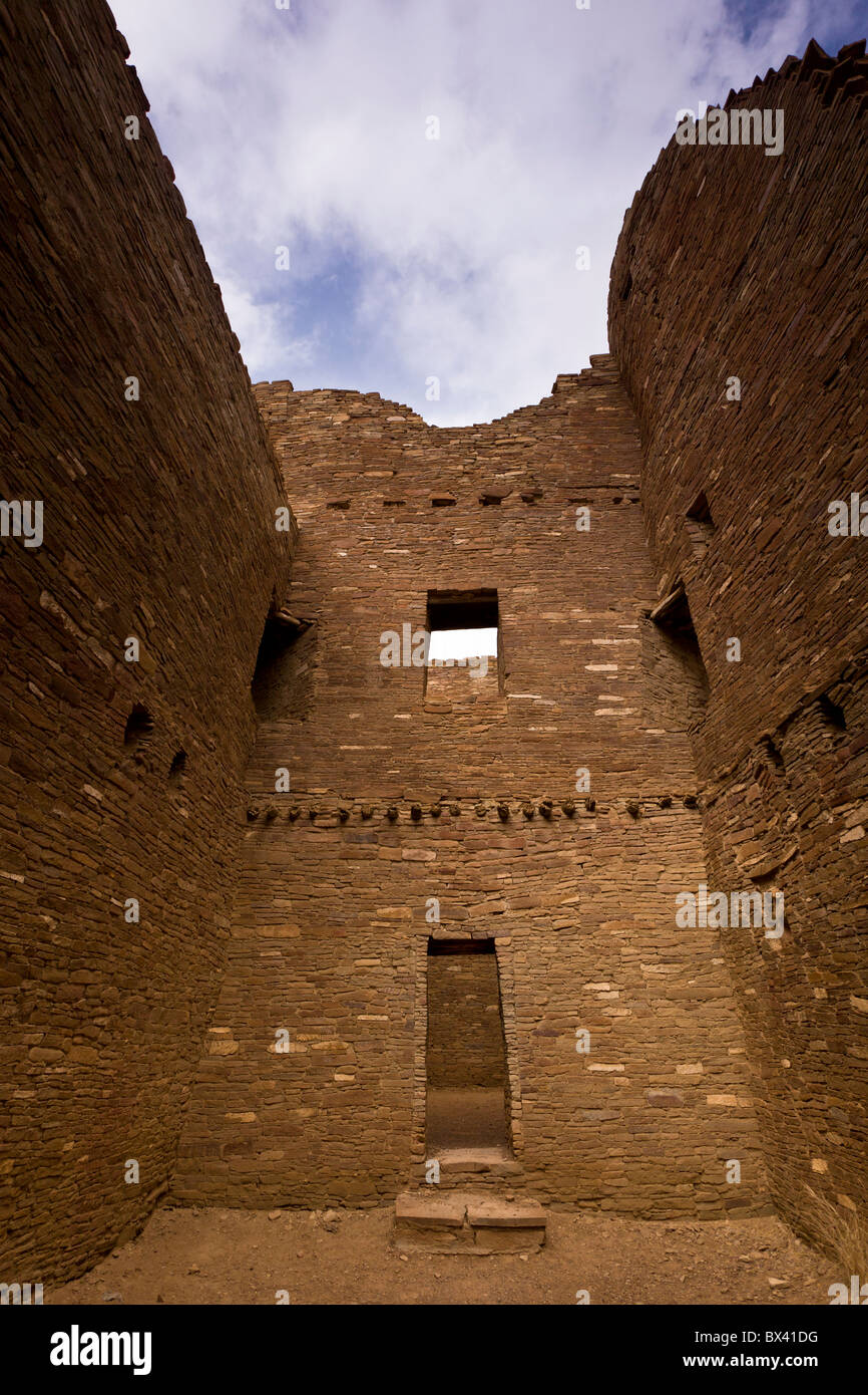 Habitación interior de los Nativos Americanos Anasazi Gran Casa de