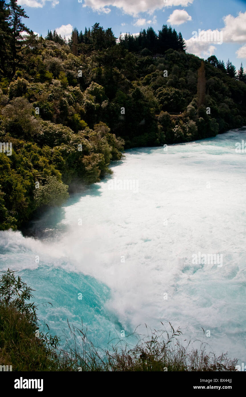 Cataratas Huka,Mirador ,el río Waikato,hojas,Lago,Taupo,cascada a