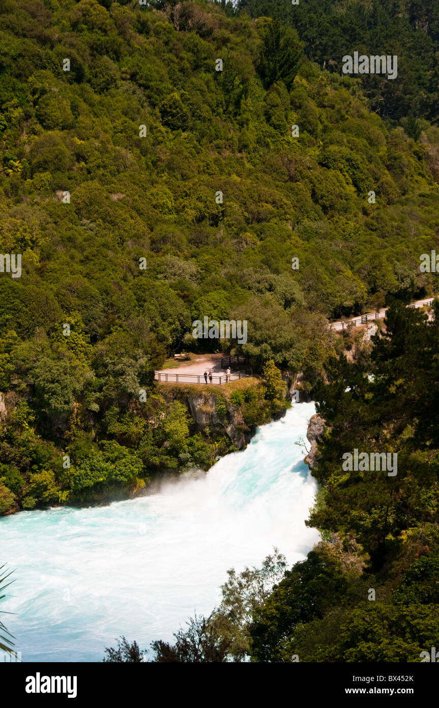 Cataratas Huka,Mirador ,el río Waikato,hojas,Lago,Taupo,cascada a