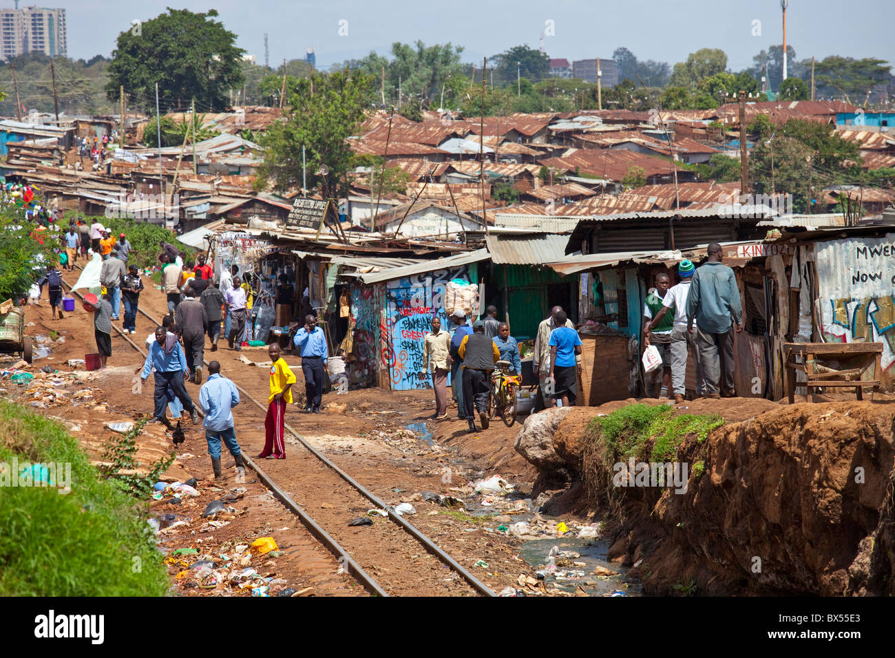 Barrio pobre de Kibera, en Nairobi, Kenia Foto de stock