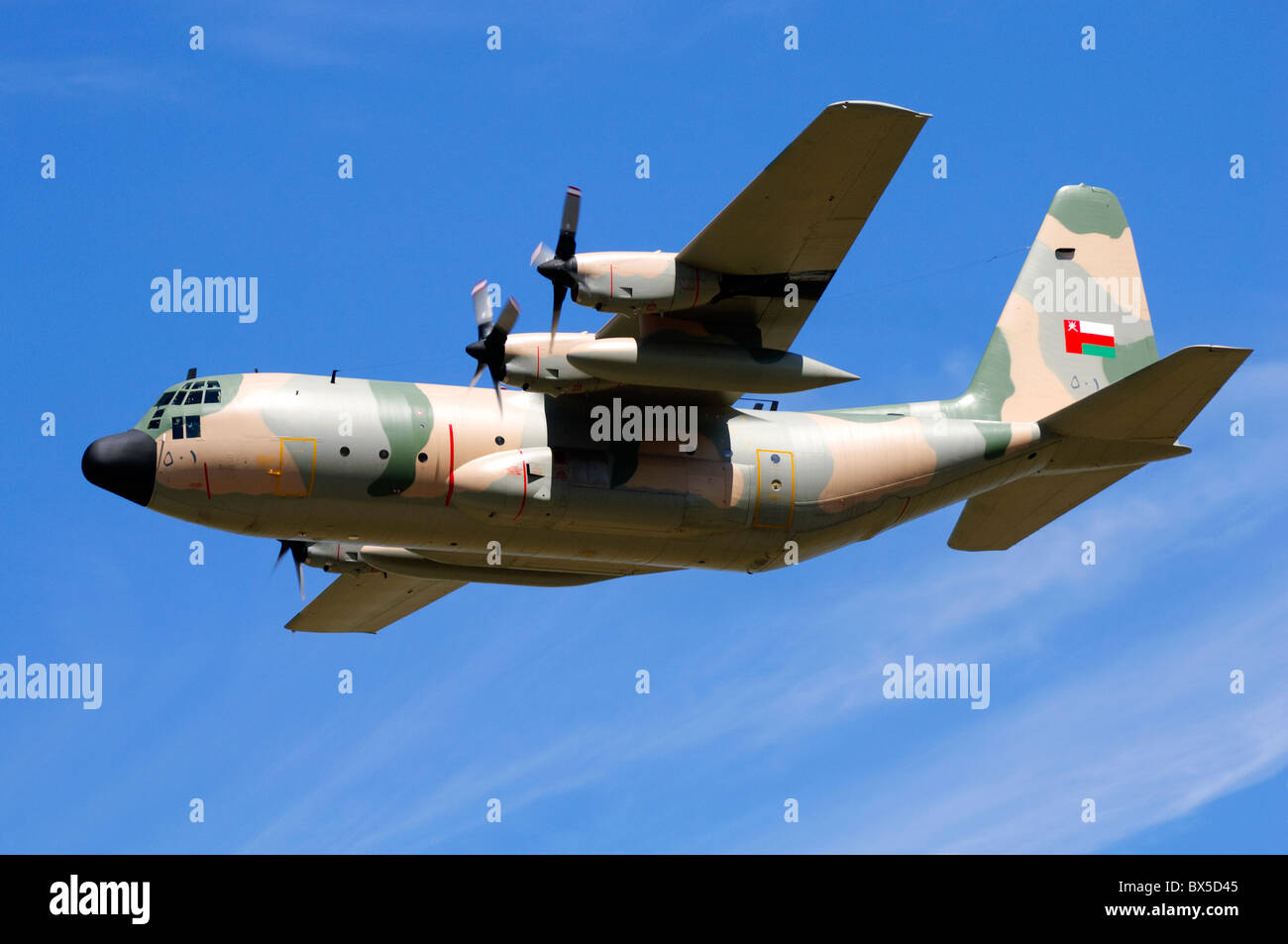 Lockheed C-130H Hercules avión de transporte operados por la Fuerza Aérea de Omán partiendo RAF Fairford Foto de stock