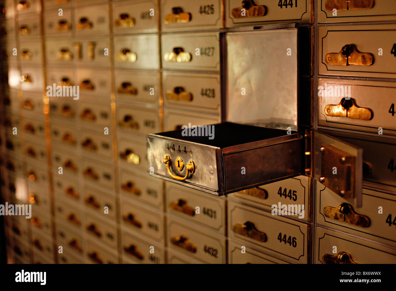 Caja fuerte cajas en el Museo del banco nacional checo en Praga, República  Checa. (CTK Foto/Josef Horazny Fotografía de stock - Alamy