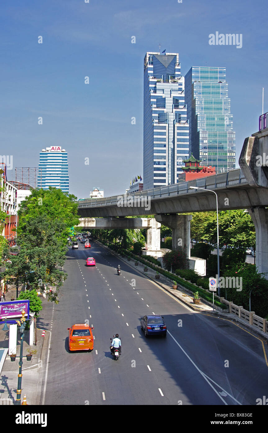 Chong Nonsi Road, Is Lom, distrito de Bang Rak, Bangkok, Tailandia Foto de stock
