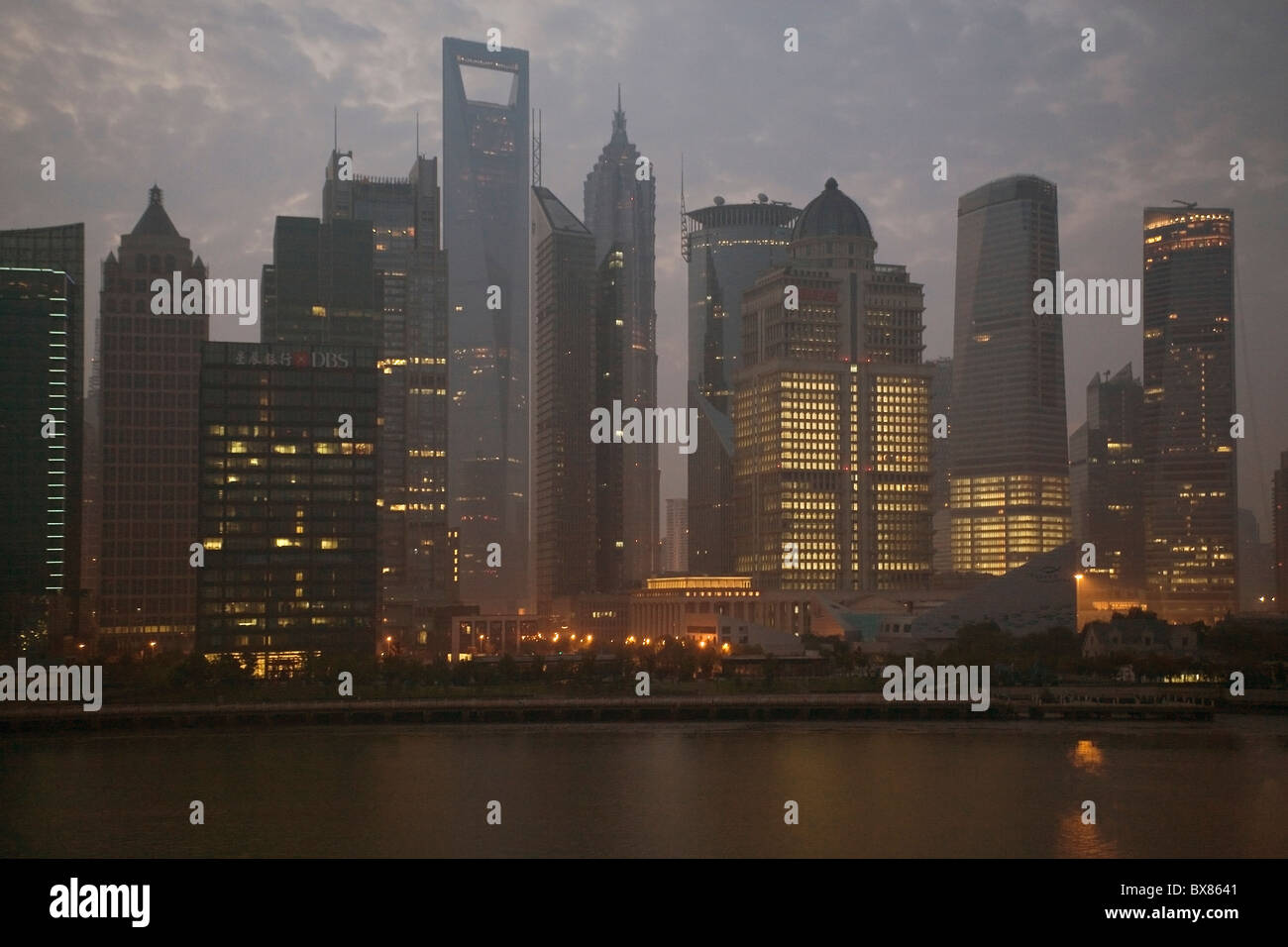 China Shanghai Pudong al atardecer Foto de stock