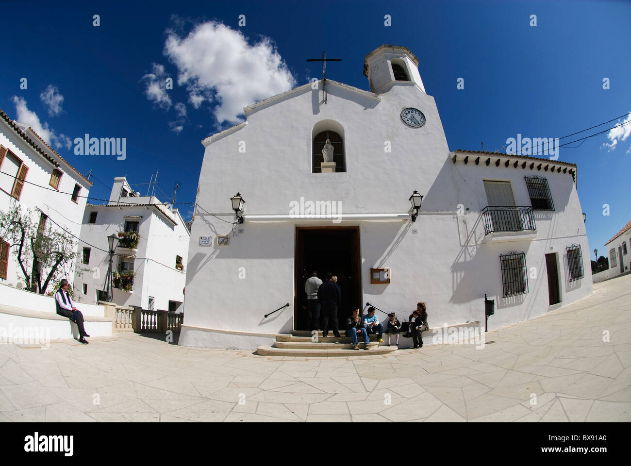 Iglesia y Plaza en Altea La Vella o Altea la Vieja, provincia de