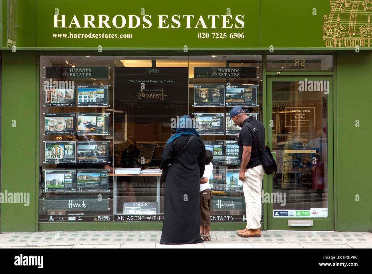 Harrods Estates, inmobiliaria en Londres, Inglaterra, Reino Unido, Europa Foto de stock