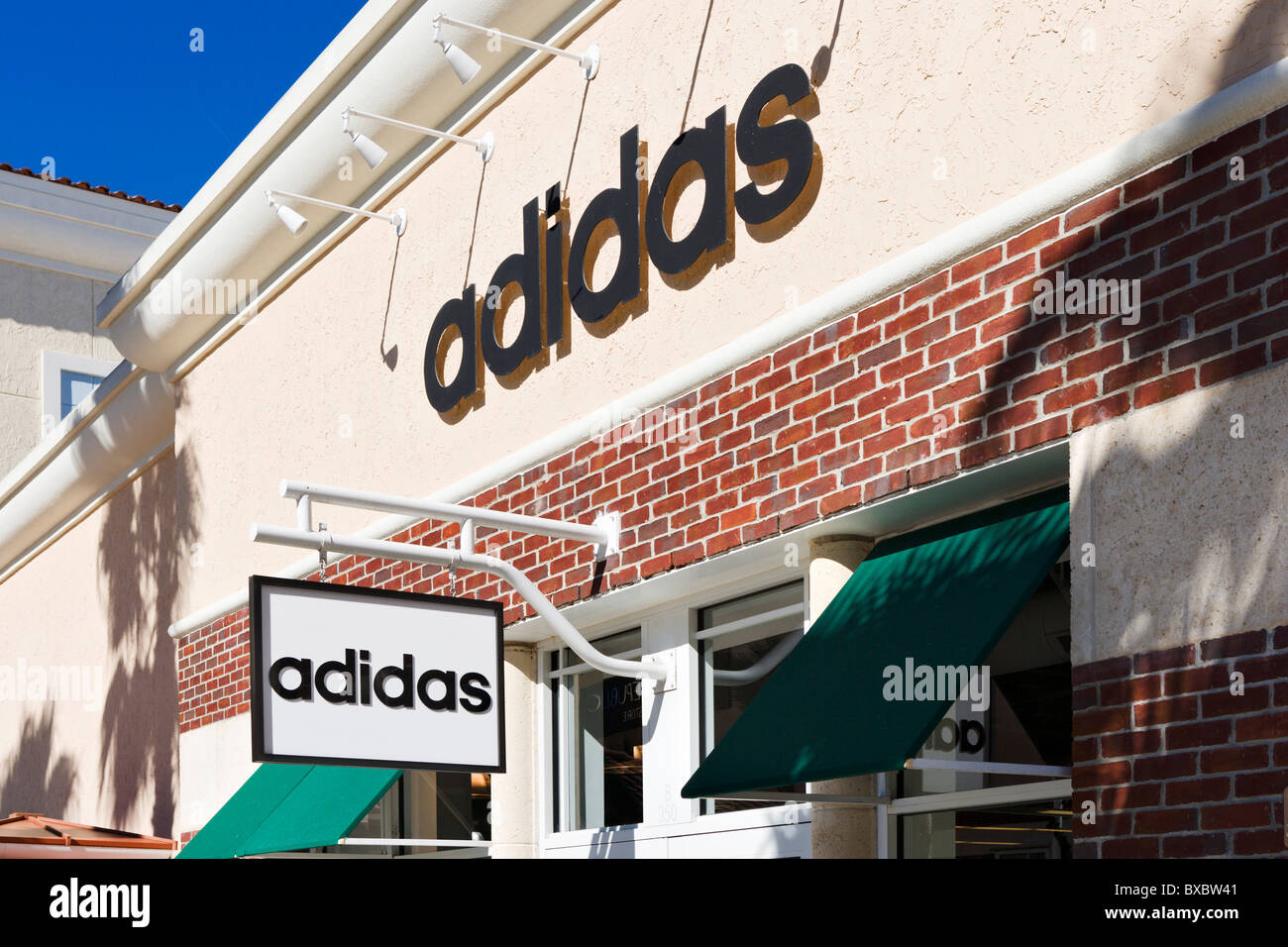 absceso Lejos Mes Tienda Adidas, Orlando Premium Outlets, Lake Buena Vista, Orlando, Florida,  EE.UU Fotografía de stock - Alamy