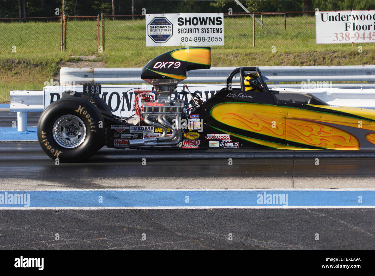 Dragster preparando la carrera en Richmond Dragway en Sandston, Virginia. Foto de stock