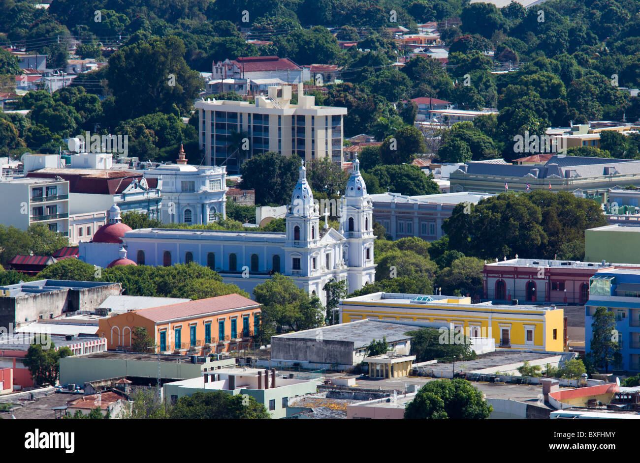 Vista aérea de la catedral de Ponce, en la plaza principal de la ciudad, Puerto Rico Foto de stock