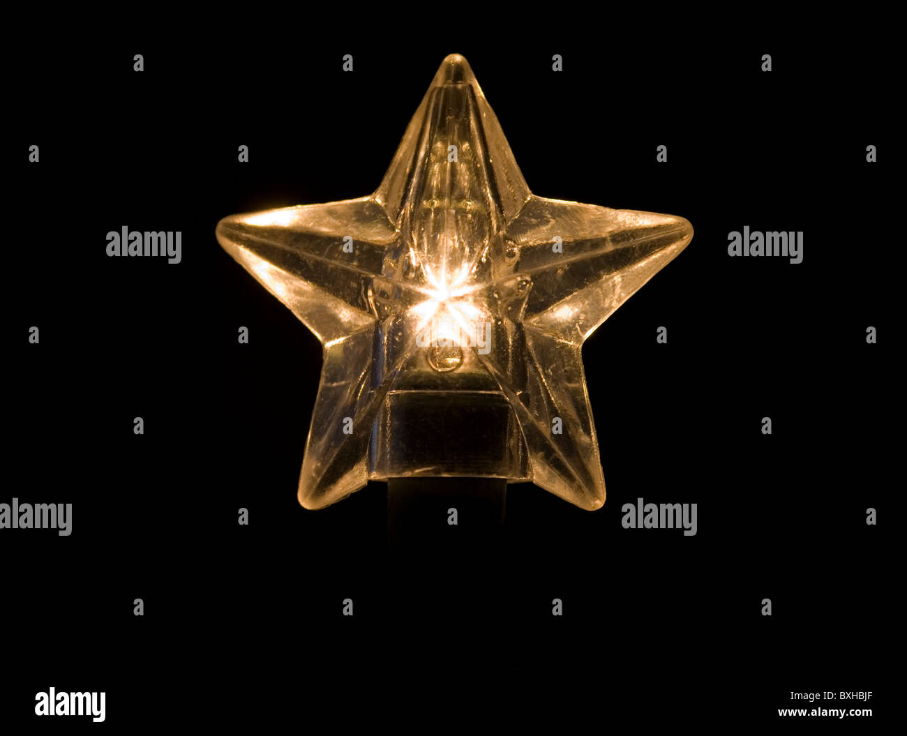 Iluminación del árbol de Navidad en forma de estrella. Foto de stock