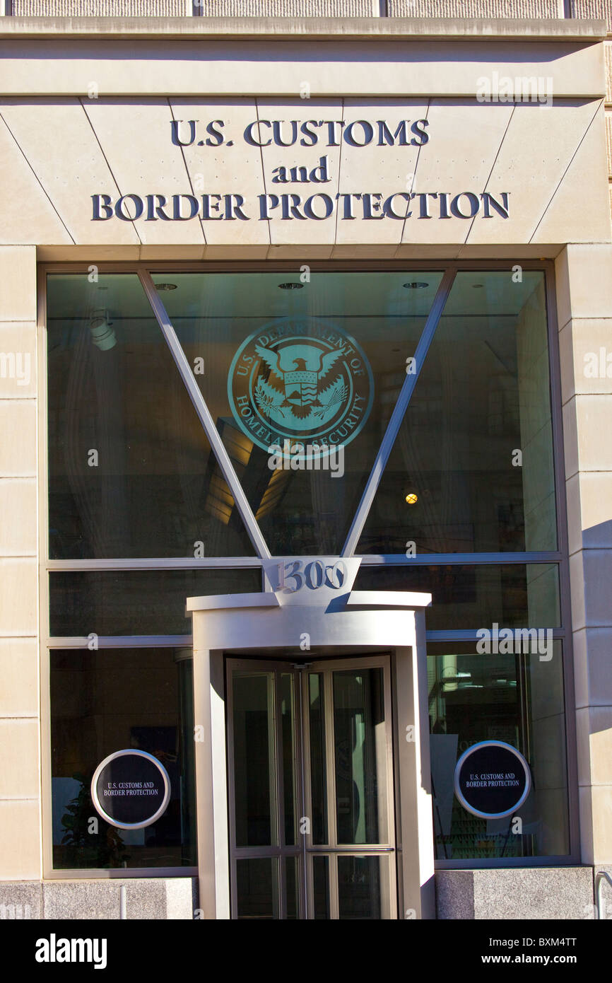 Oficina de Aduanas y Protección Fronteriza, la Oficina de Seguridad de la patria en el edificio Ronald Reagan en Washington D.C. Foto de stock