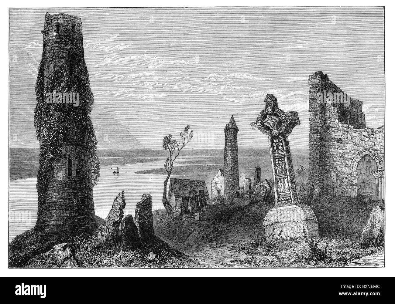 Clonmacnoise monasterio, en el condado de Offaly, Irlanda después de un grabado por William Henry Bartlett; ilustración en blanco y negro. Foto de stock