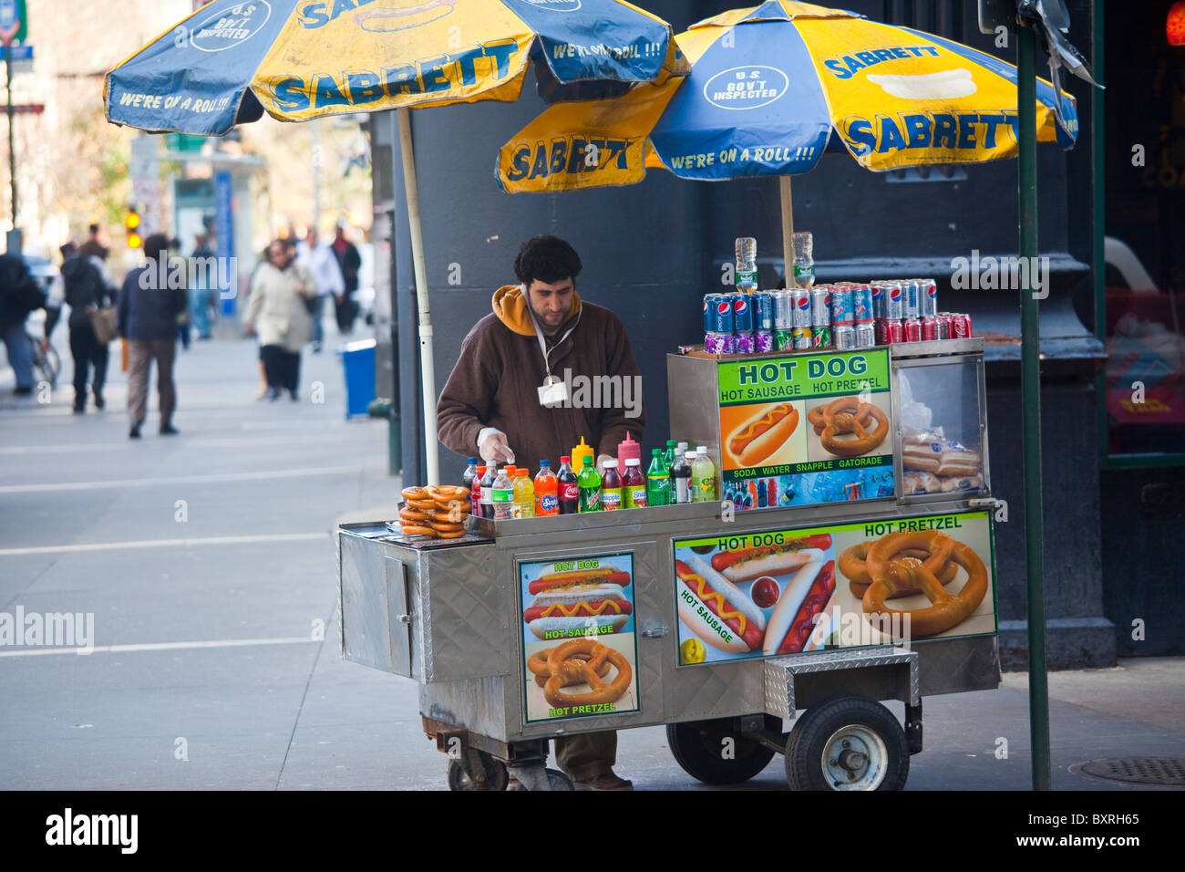 Carro de hot dogs de nueva york fotografías e imágenes de alta resolución -  Alamy