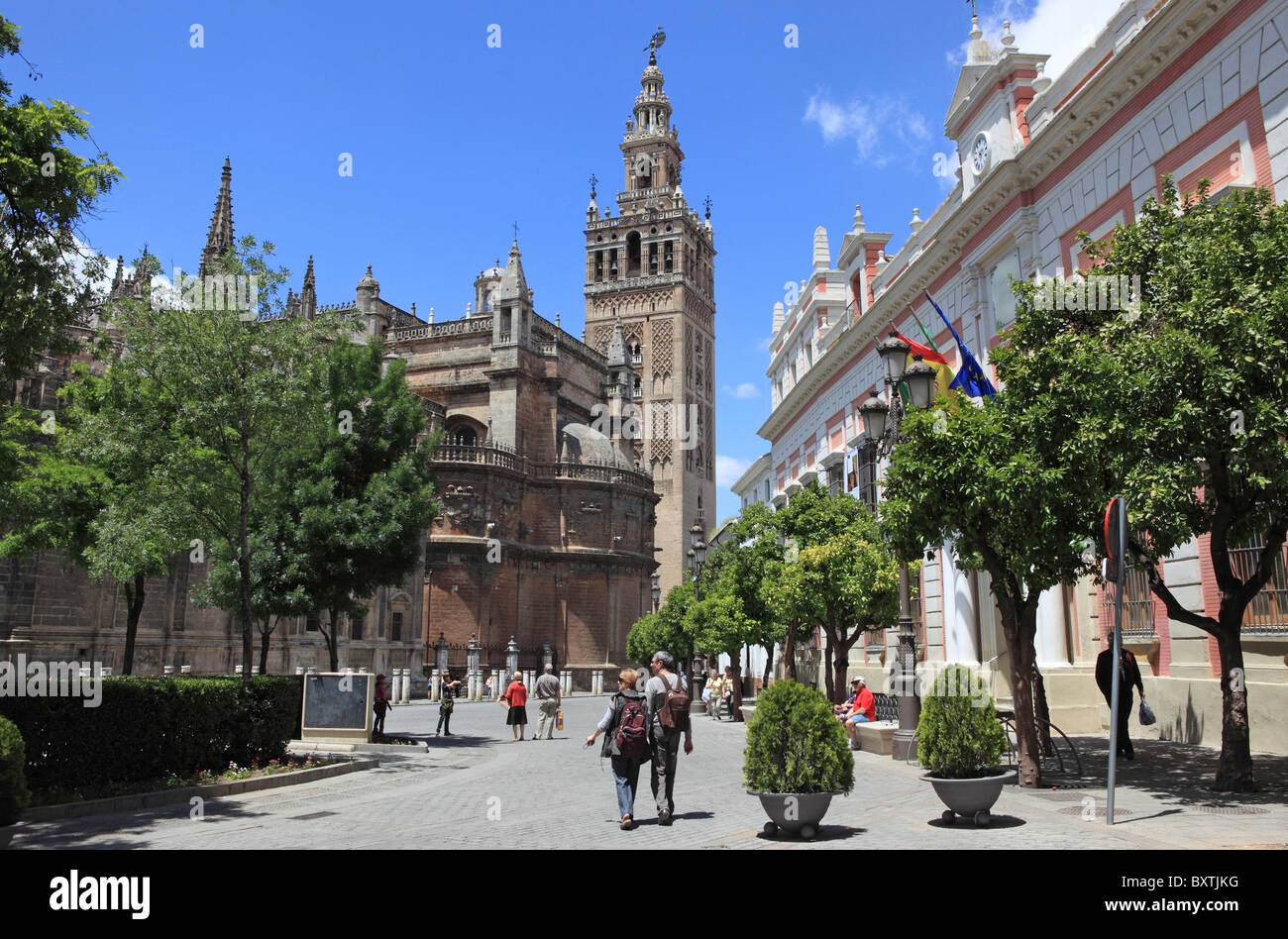 España, Sevilla, Campanario y catedral Griralda Foto de stock