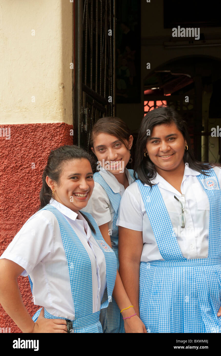Schoolgirls Uniforms Latin America Fotografías E Imágenes De Alta Resolución Alamy 