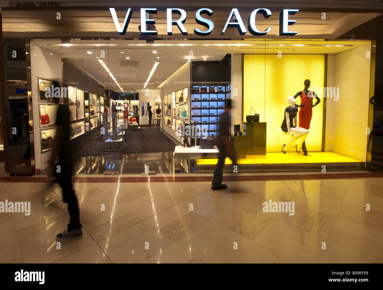 tienda versace cerca de mi