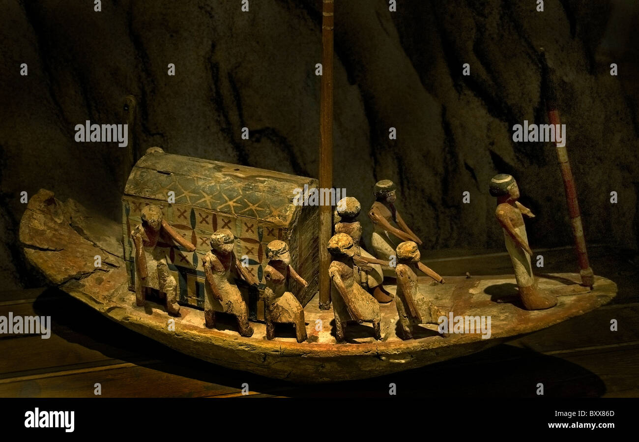 Modelo de barco de Deir el Bersha Djehutyhotep 1991 - 1783 A.C. Egipto Egipto Foto de stock