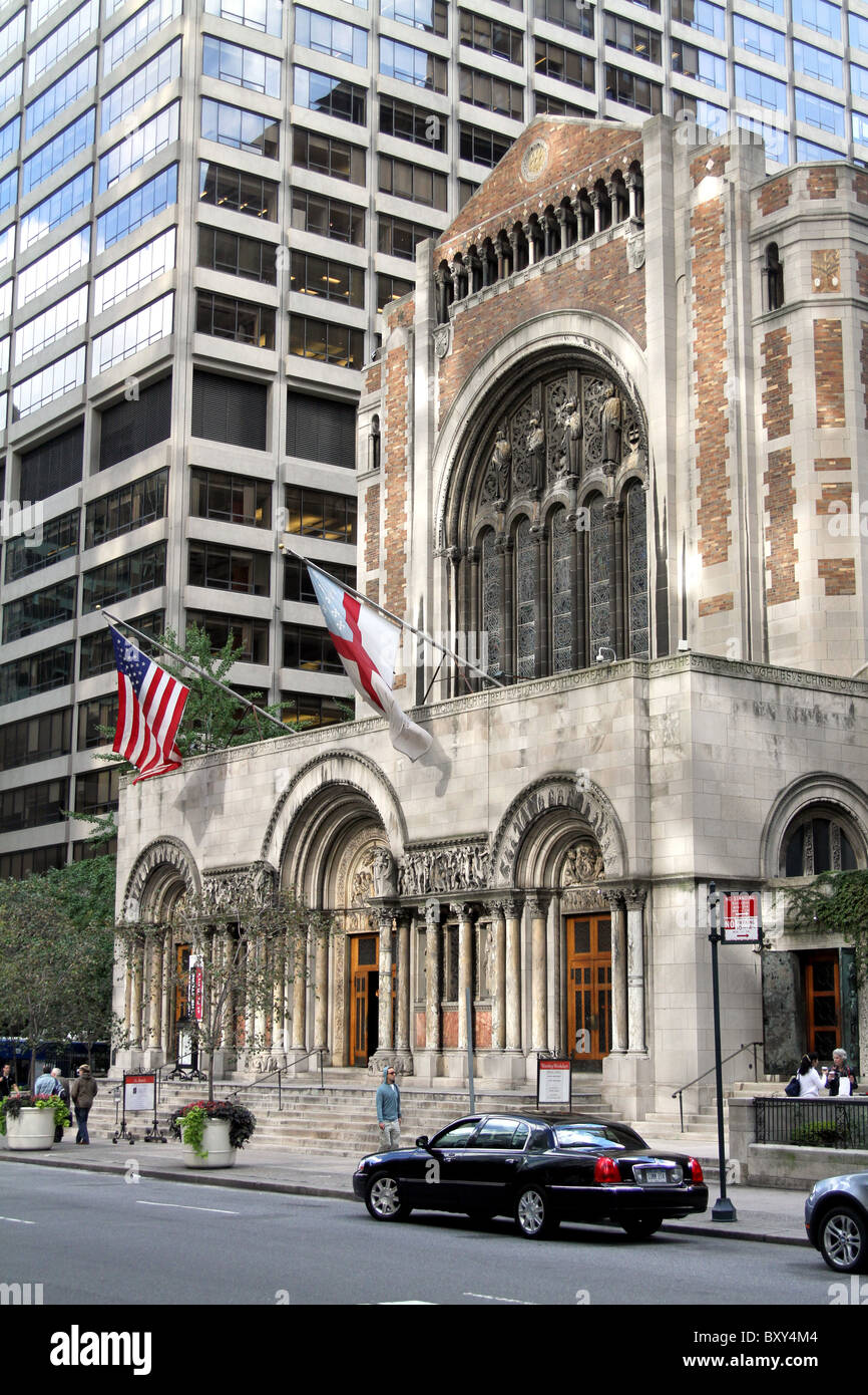 St o la iglesia de San Bartolomé en Park Avenue en Nueva York, Estados Unidos Foto de stock