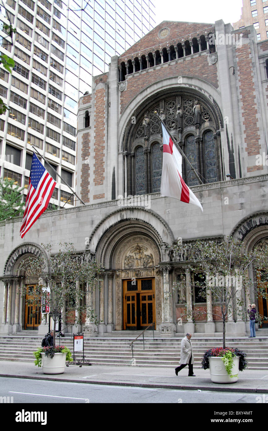 St o la iglesia de San Bartolomé en Park Avenue en Nueva York, Estados Unidos Foto de stock
